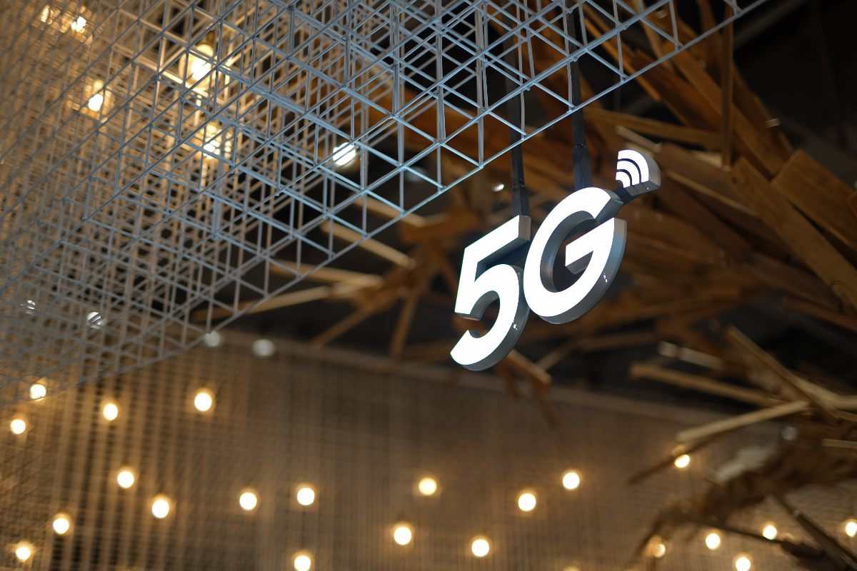 Avec plus de 12 millions de cartes SIM actives, la 5G progresse encore et toujours en France !